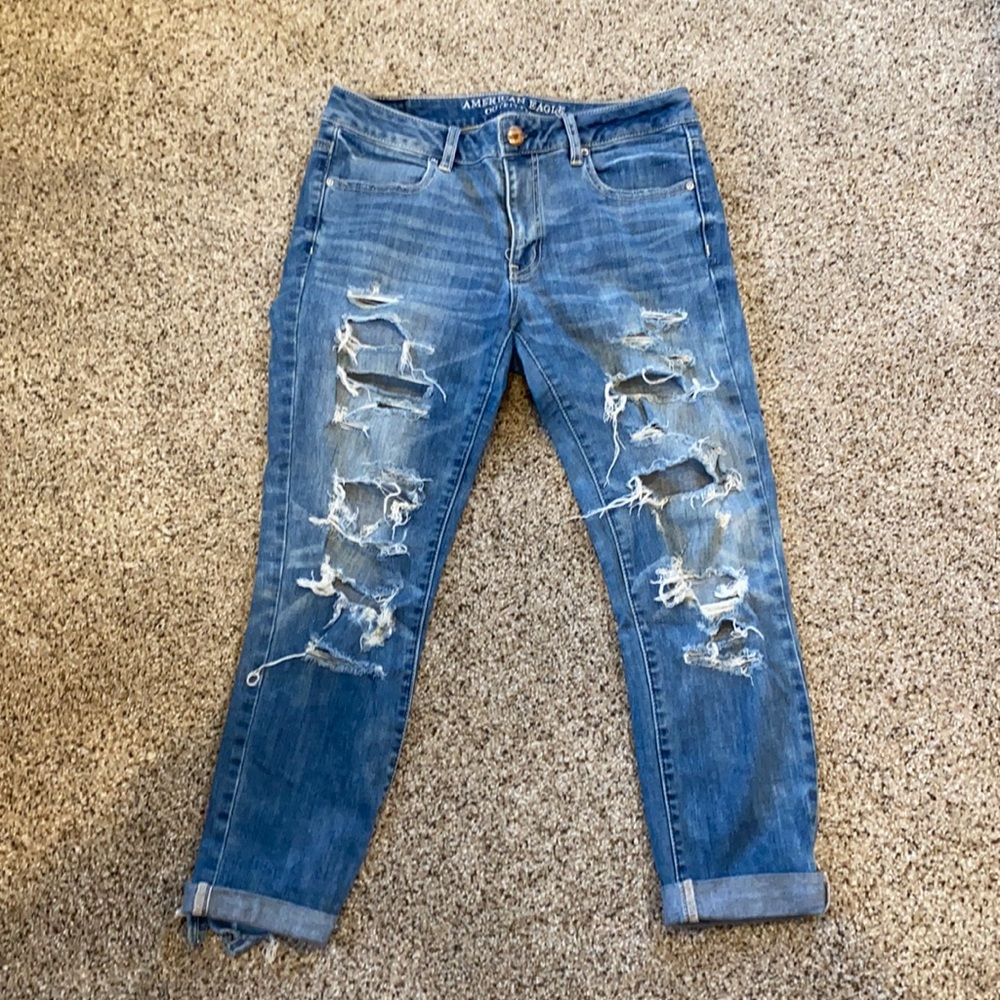 Distressed American eagle jeans!
